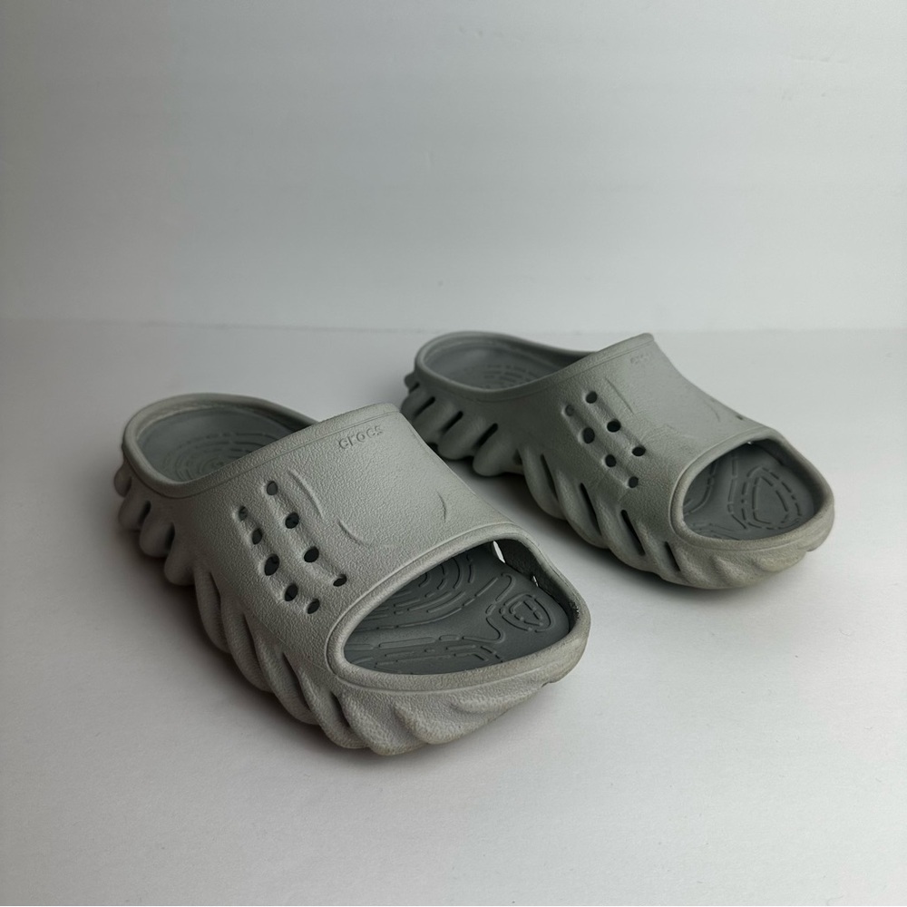 Crocs Echo Slides Junior Size 1 Shoes Gray Grey Outdoor Beach Travel Pool Summer